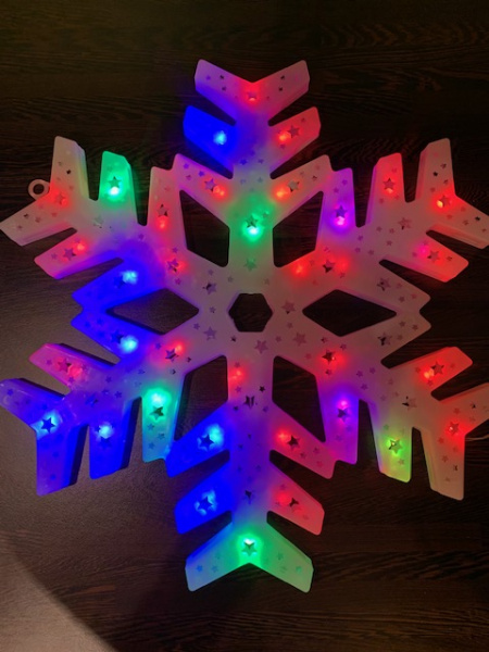 Светильник "Снежинка" цветной светящийся на стену или на окно 40х40см  оптом